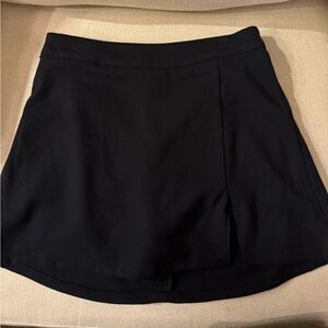 Hollister Women's Black Skort